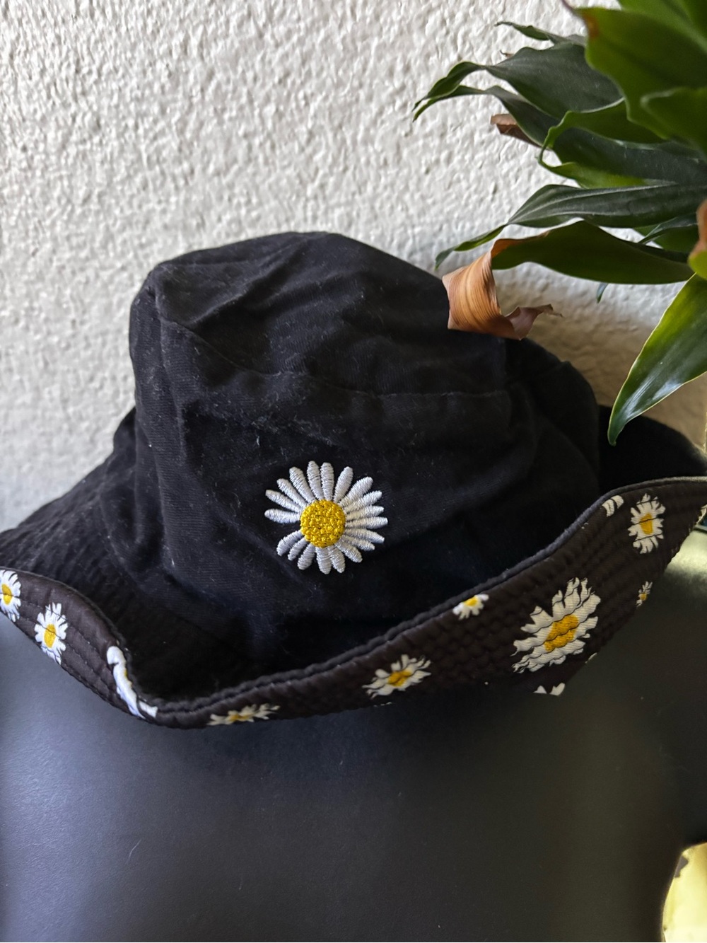 Daisy Print Black Bucket Hat (Small/Medium) - Picture 5 of 6